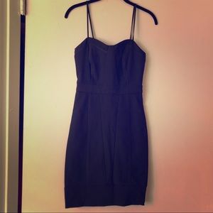 Form fitting dress. Banana Republic. Size 0